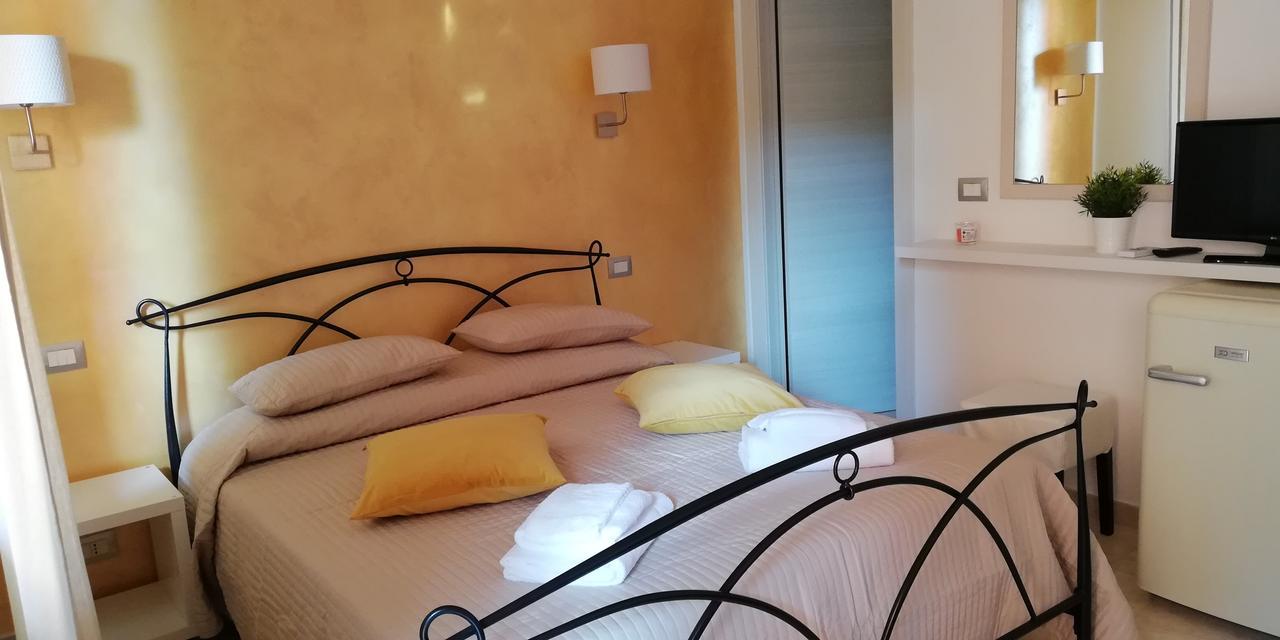 Sea Garden Rooms Termoli Esterno foto