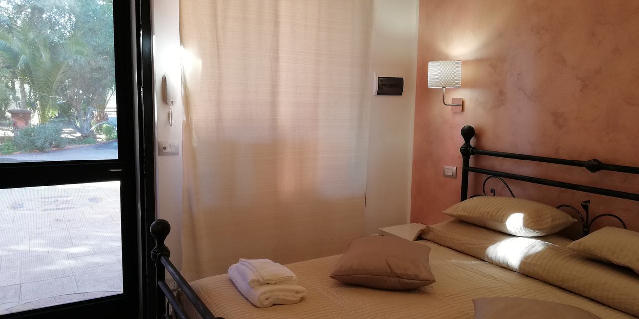 Sea Garden Rooms Termoli Esterno foto